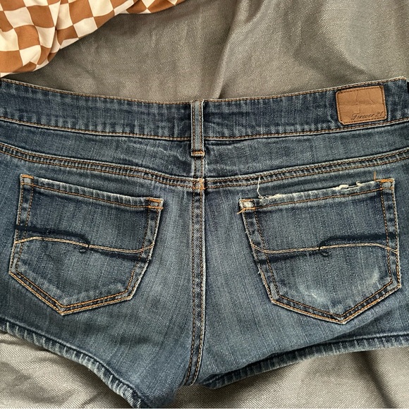 2000s style forever 21 size 28 denim shorts *used check photos* - Picture 2 of 2